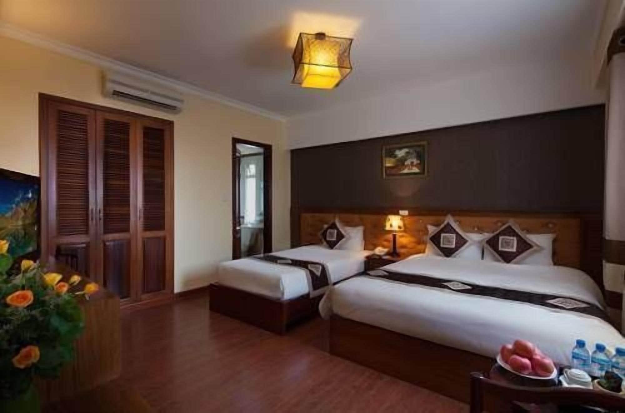 A25 Hotel - 44 Hàng Bún Hanoi Esterno foto